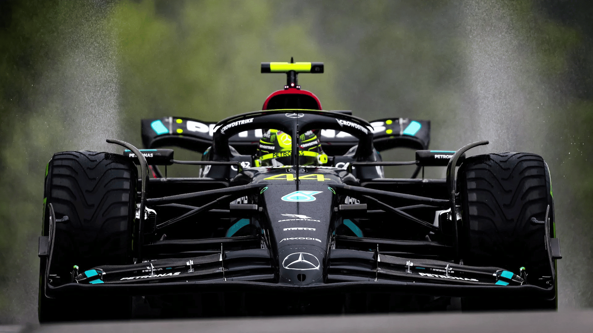 How Fast Do F1 Cars Go