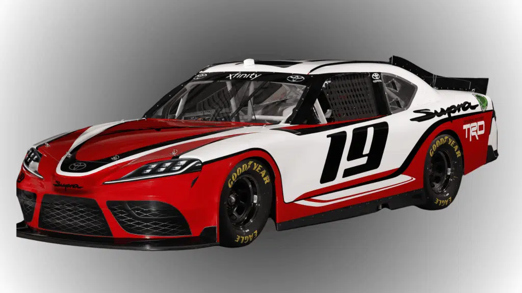 how-fast-do-nascar-cars-go